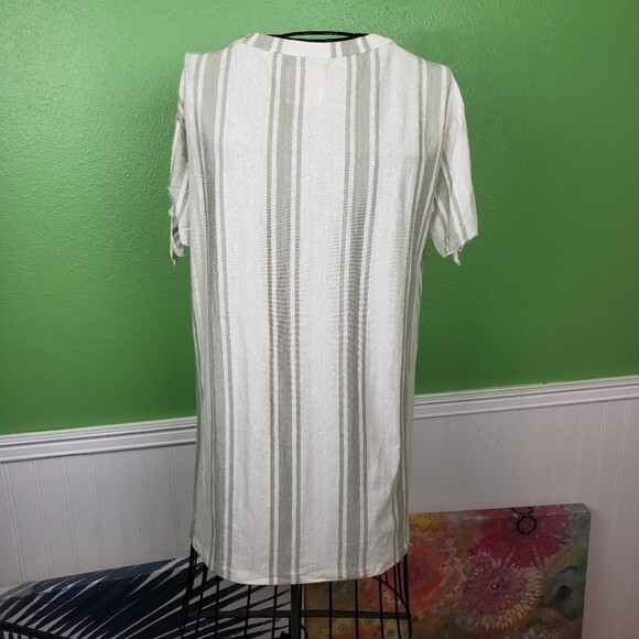 Chaser Women's Grey White Vertical Stripe Long Tunic Top Size Medium - Picture 7 of 8